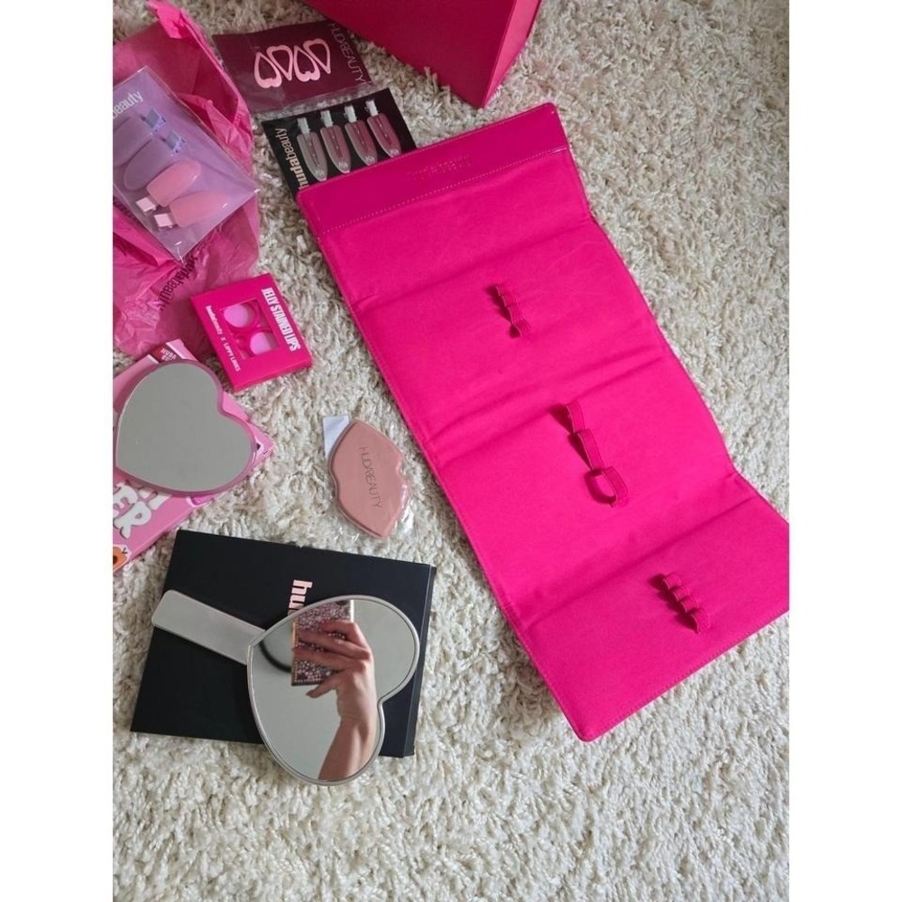 Huda Beauty bundle / PR-style set with box and multiple accessories. - Picture 6 of 8